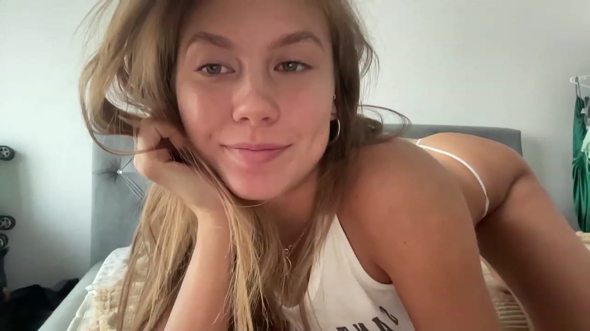 Gallery image thumbnail from BaliSurfGirl's myfreecams stream on, 06/02/2023, 04:29 image 6 of 20