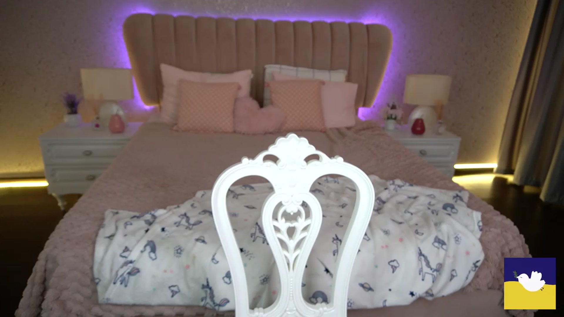 Gallery image thumbnail from BaliSurfGirl's myfreecams stream on, 06/03/2023, 09:49 image 1 of 20