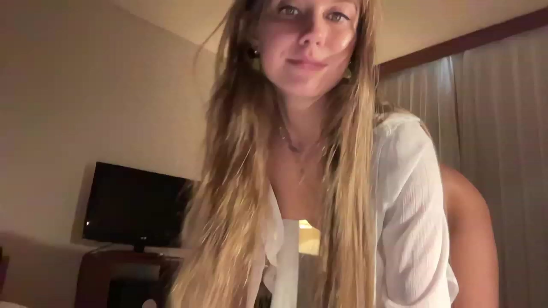 Gallery image thumbnail from BaliSurfGirl's myfreecams stream on, 06/10/2023, 17:14 image 12 of 20