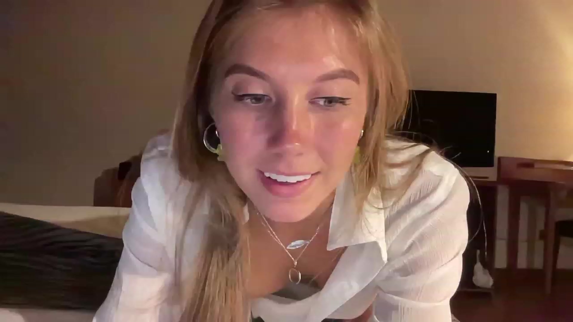 Gallery image thumbnail from BaliSurfGirl's myfreecams stream on, 06/10/2023, 17:14 image 3 of 20