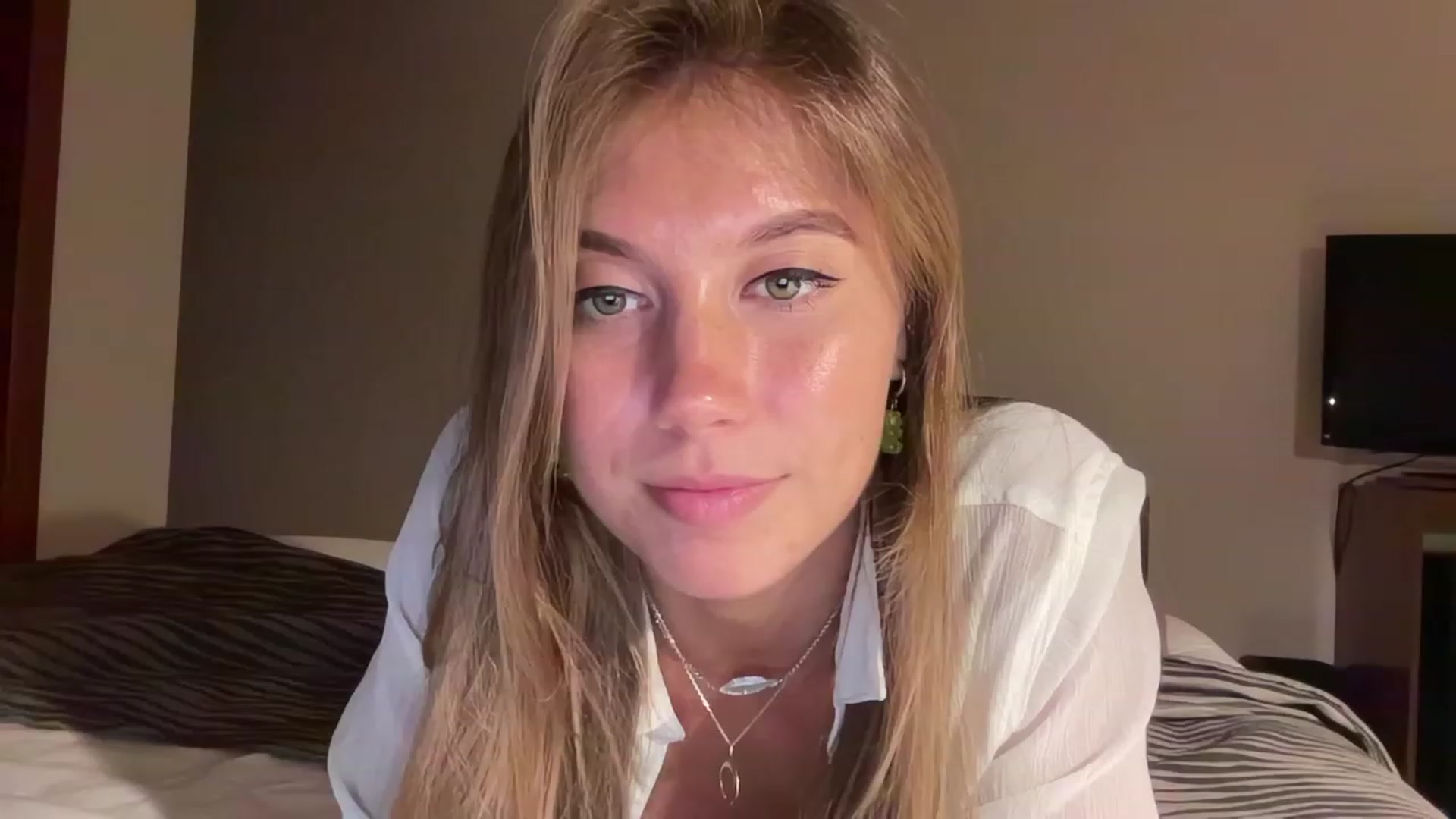 Gallery image thumbnail from BaliSurfGirl's myfreecams stream on, 06/10/2023, 17:14 image 7 of 20