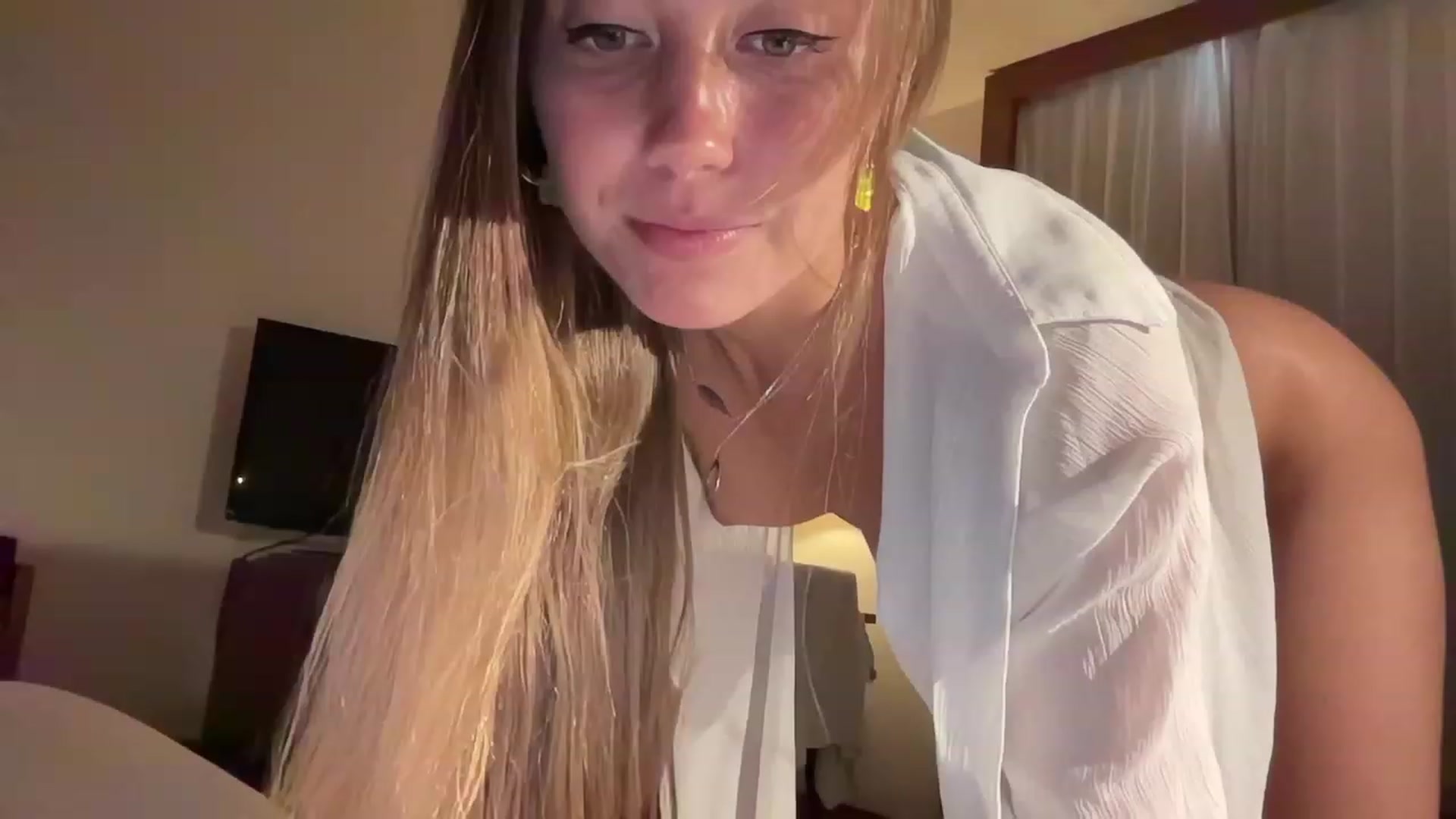 Gallery image thumbnail from BaliSurfGirl's myfreecams stream on, 06/10/2023, 17:14 image 11 of 20