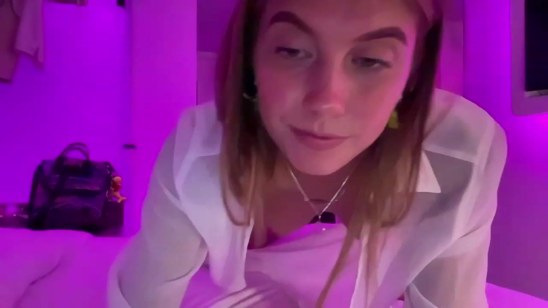 Gallery image thumbnail from BaliSurfGirl's myfreecams stream on, 06/11/2023, 21:28 image 6 of 20