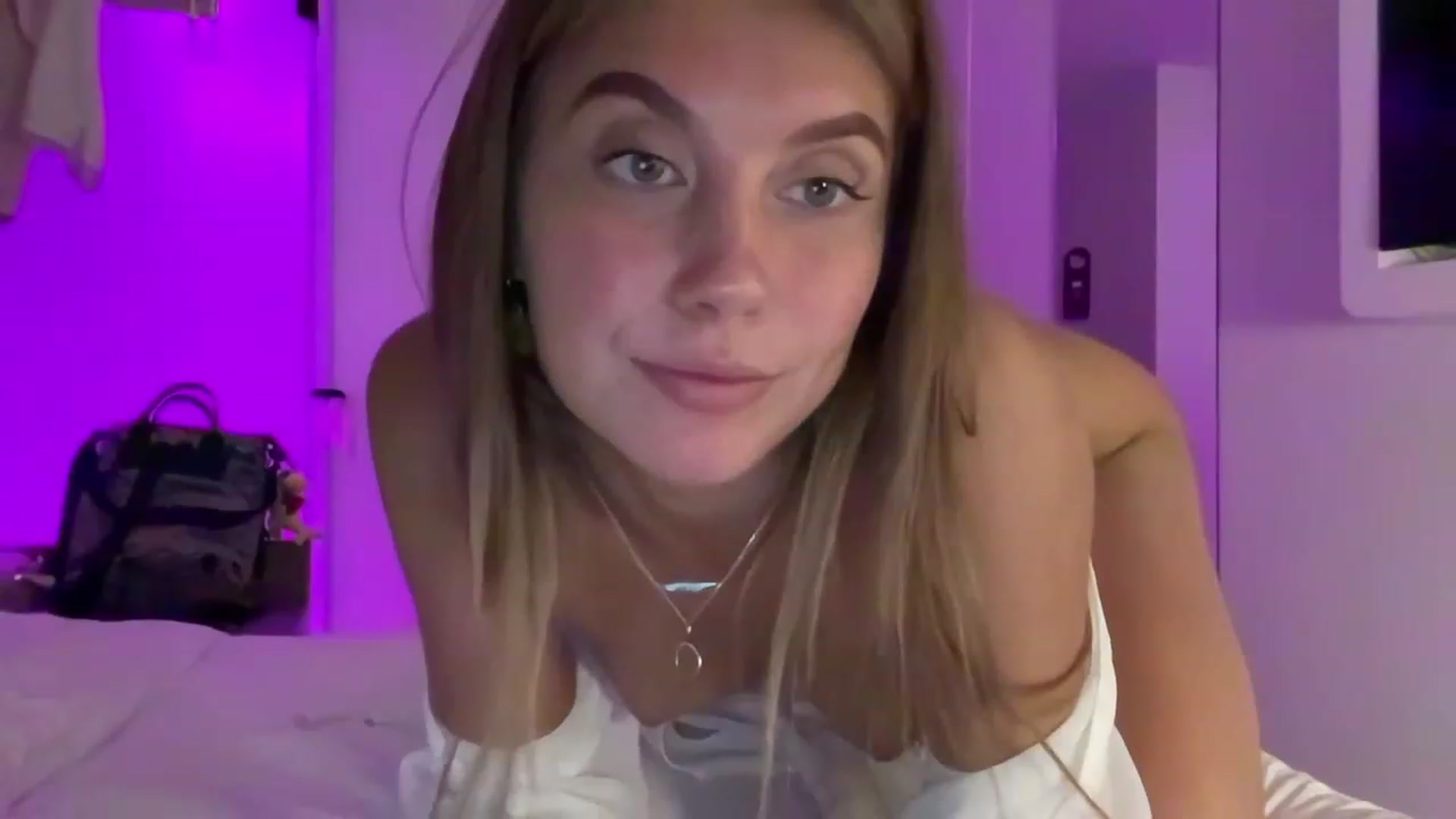 Gallery image thumbnail from BaliSurfGirl's myfreecams stream on, 06/11/2023, 21:28 image 9 of 20