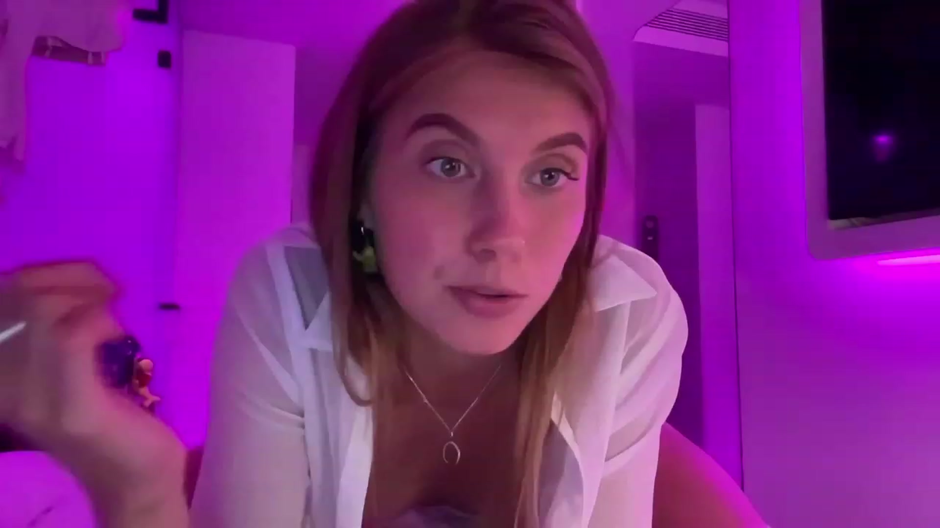 Gallery image thumbnail from BaliSurfGirl's myfreecams stream on, 06/11/2023, 21:28 image 1 of 20