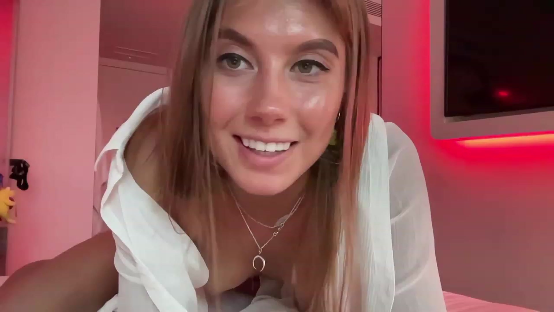 Gallery image thumbnail from BaliSurfGirl's myfreecams stream on, 06/12/2023, 19:46 image 20 of 20