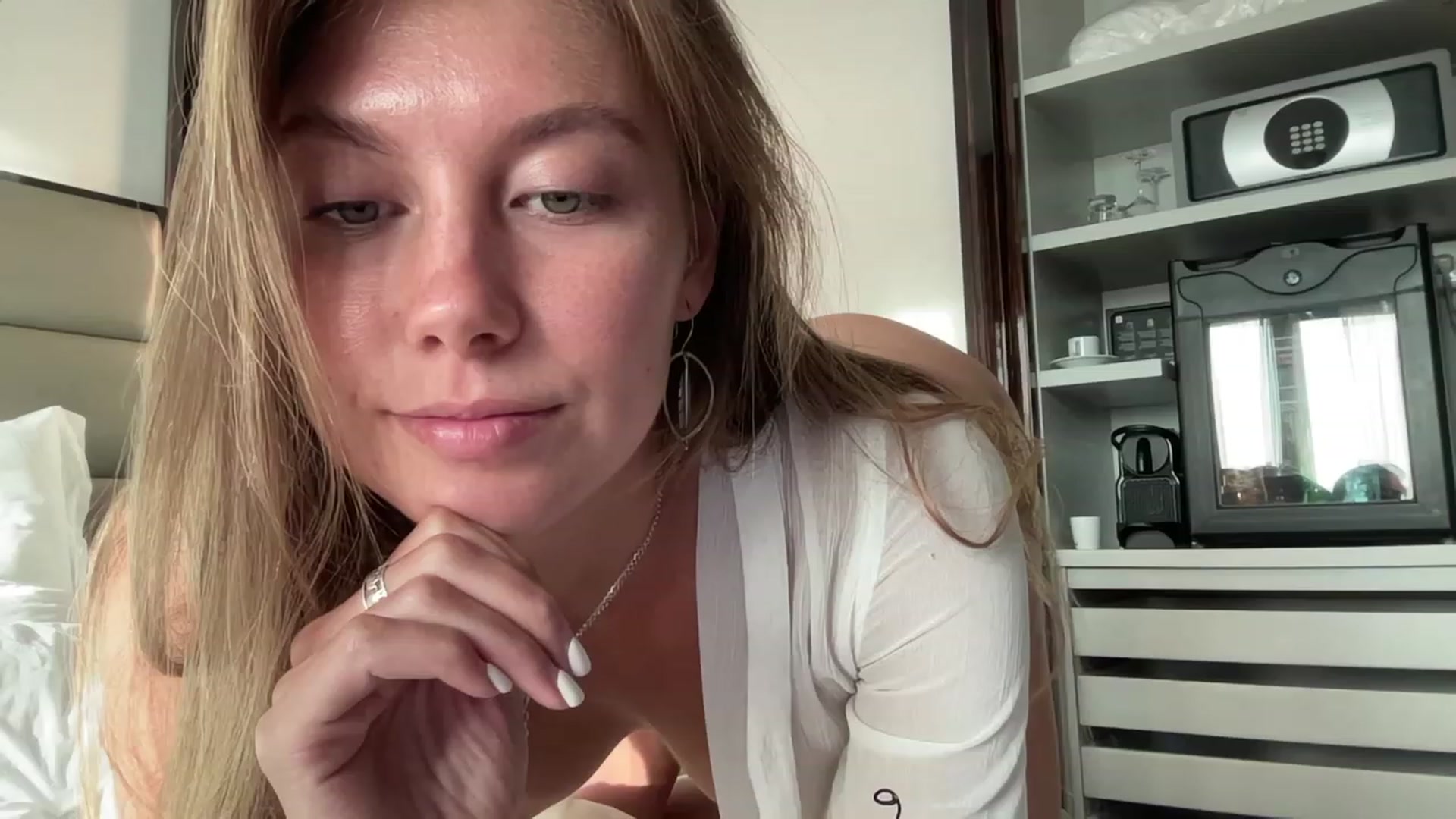 Gallery image thumbnail from BaliSurfGirl's myfreecams stream on, 06/14/2023, 06:26 image 13 of 20