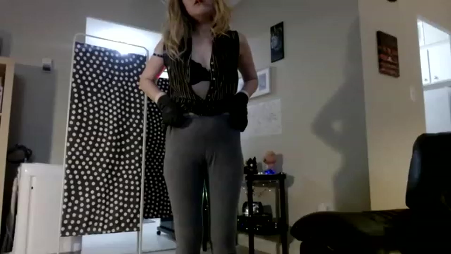 Gallery image thumbnail from Ballerina_x's myfreecams stream on, 11/28/2022, 07:31 image 11 of 20