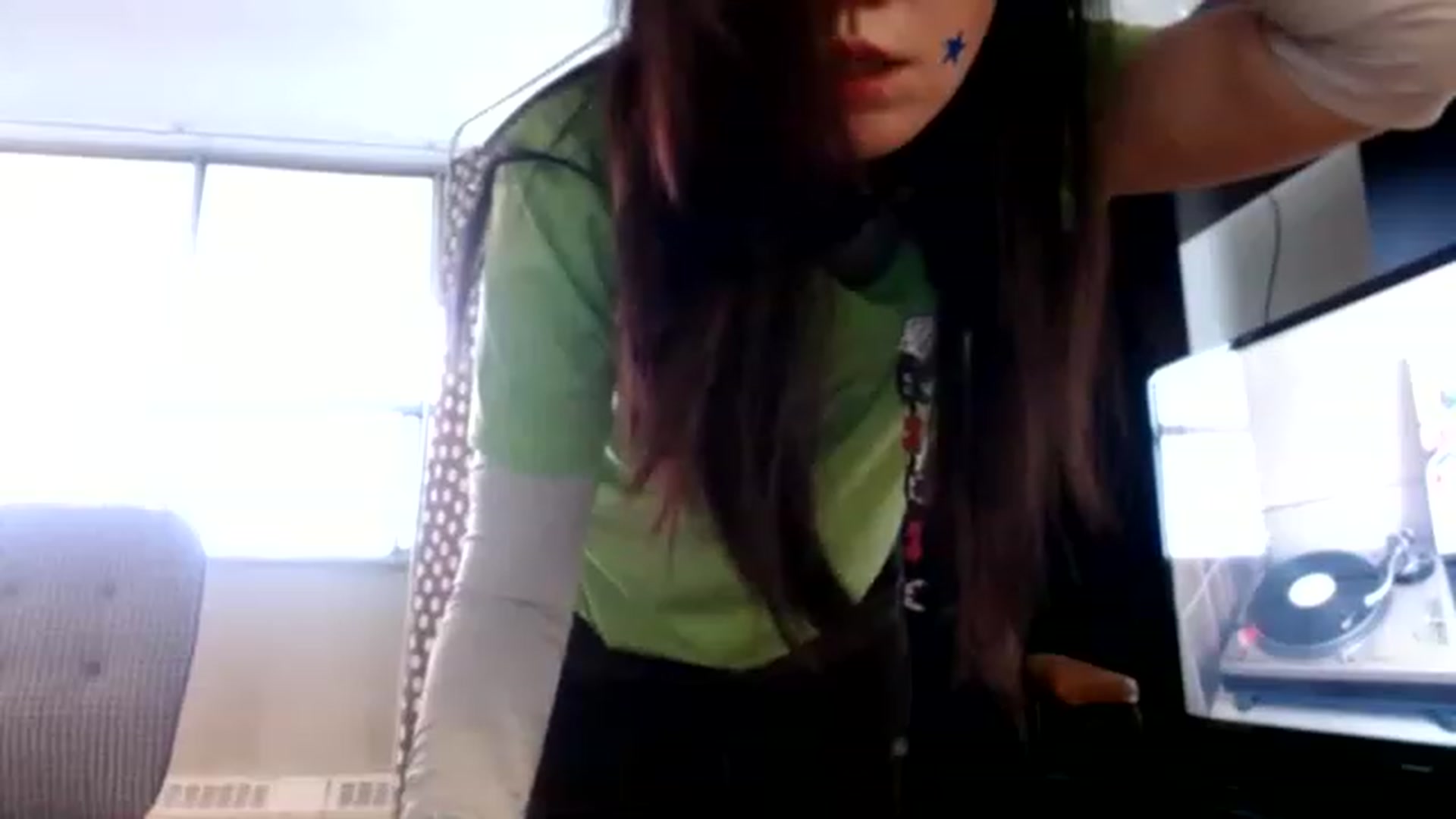 Gallery image thumbnail from Ballerina_x's myfreecams stream on, 12/16/2022, 20:57 image 19 of 20