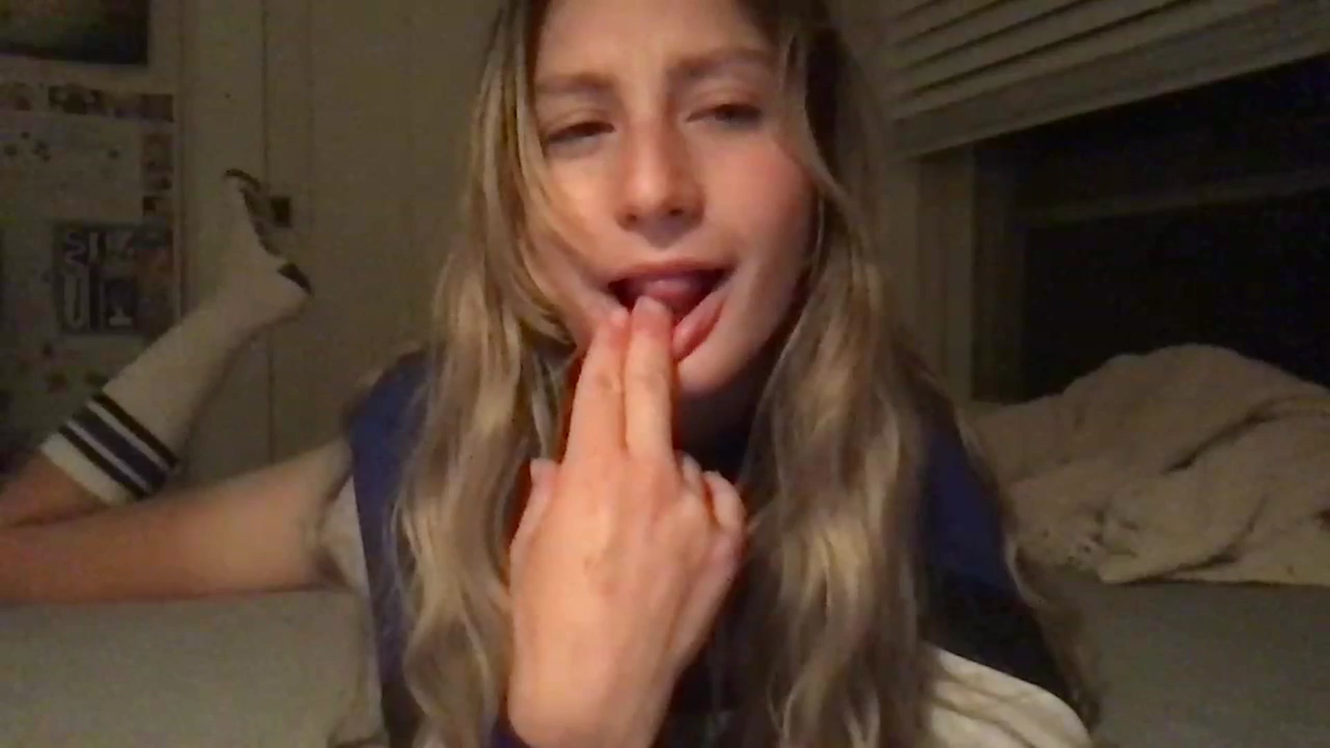Gallery image thumbnail from Ballerinababy's myfreecams stream on, 09/27/2023, 24:17 image 1 of 20