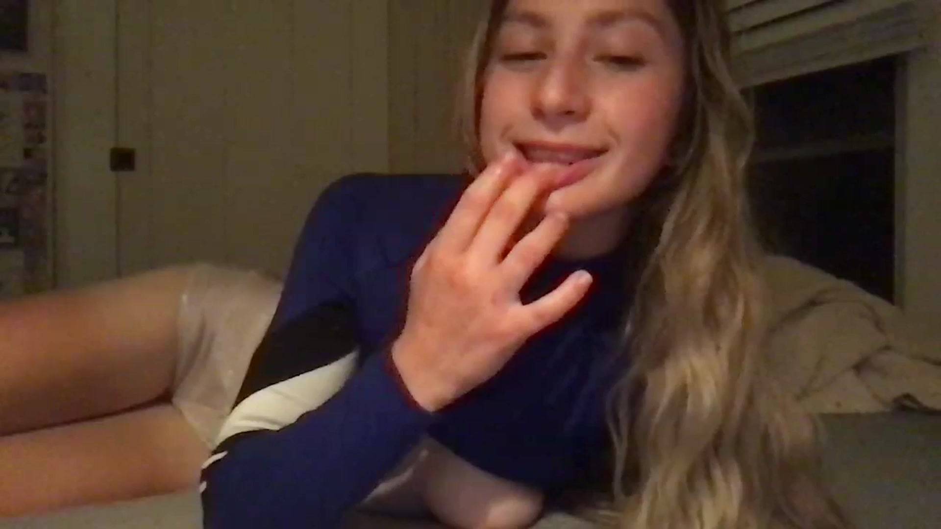 Gallery image thumbnail from Ballerinababy's myfreecams stream on, 09/27/2023, 24:17 image 8 of 20