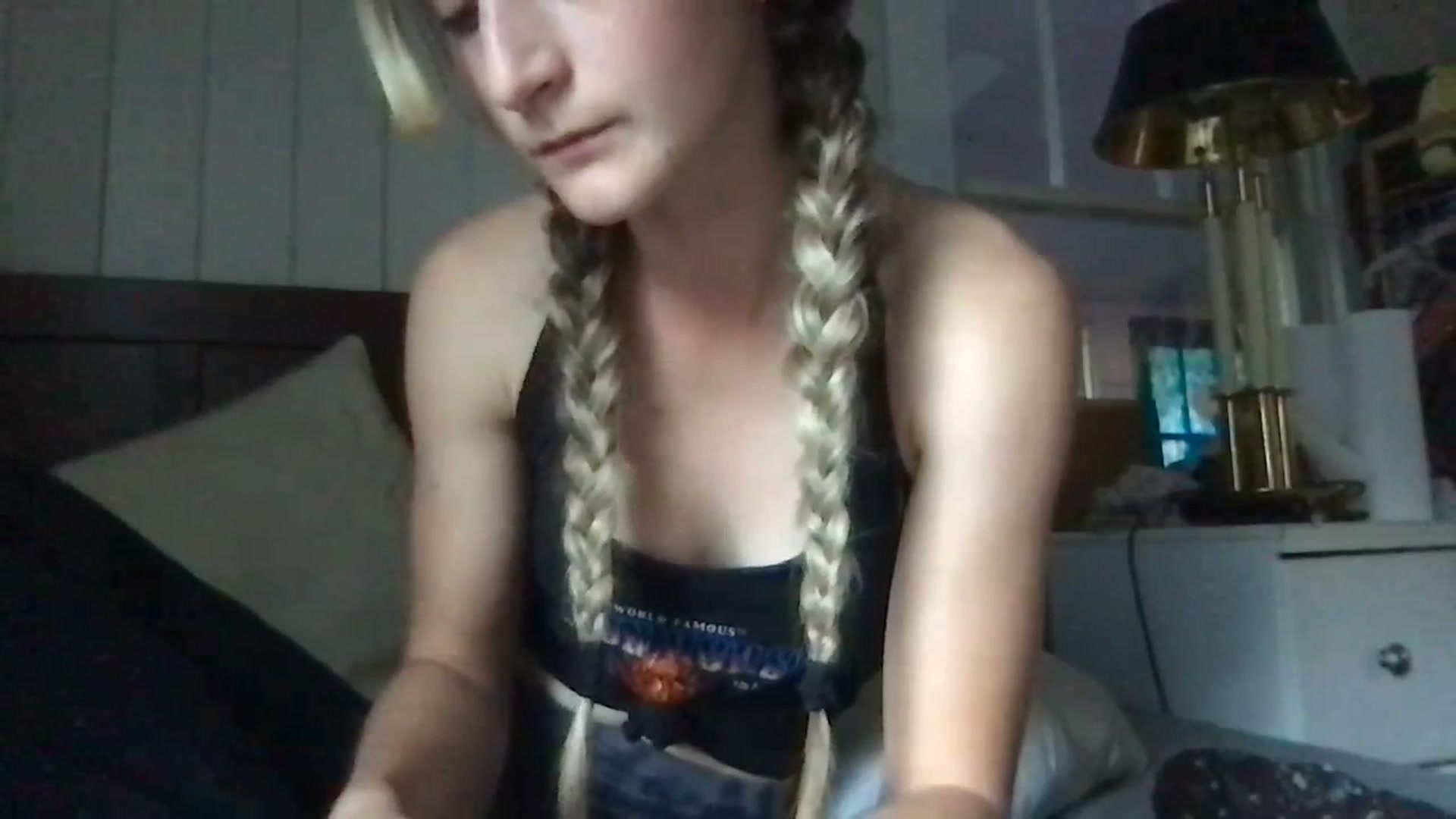 Gallery image thumbnail from Ballerinababy's myfreecams stream on, 10/08/2023, 22:27 image 17 of 20