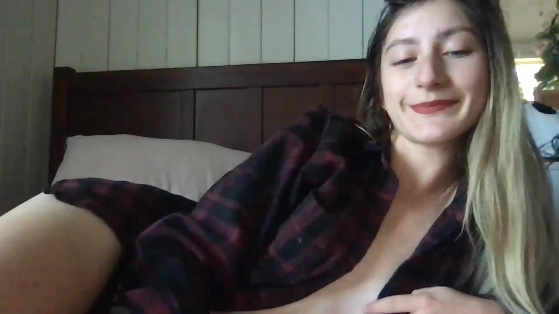 Gallery image thumbnail from Ballerinababy's myfreecams stream on, 12/22/2023, 20:31 image 11 of 20