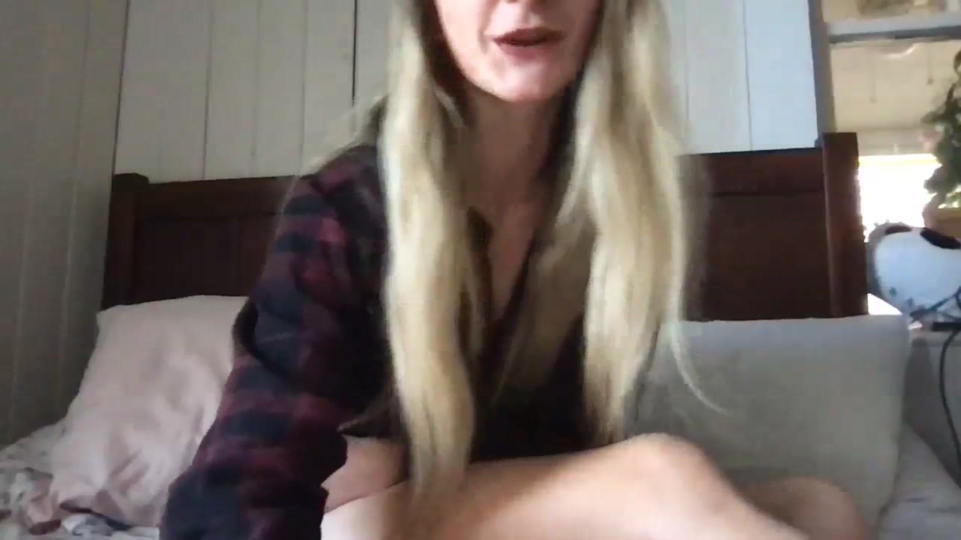 Gallery image thumbnail from Ballerinababy's myfreecams stream on, 12/22/2023, 20:31 image 7 of 20