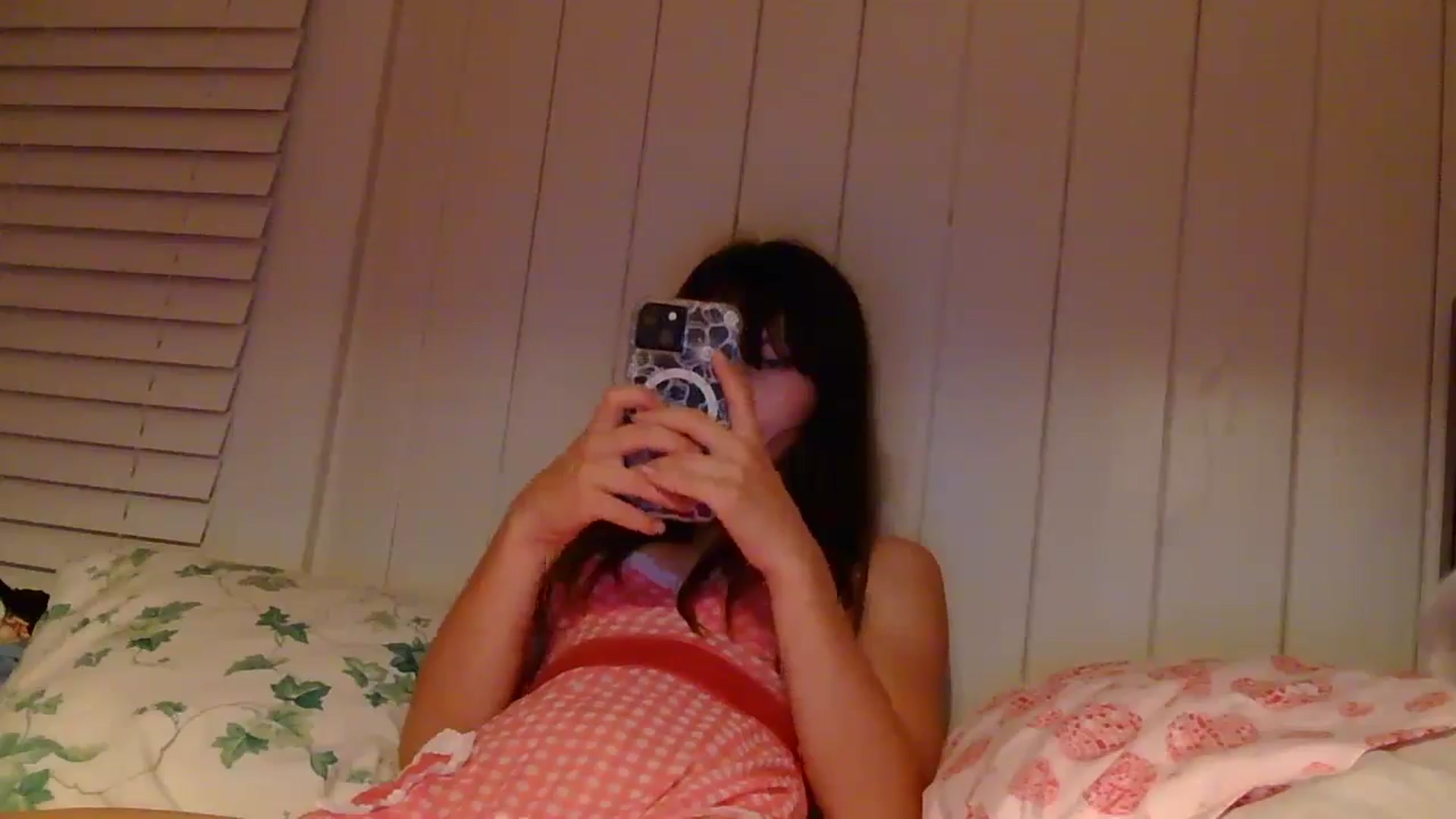 Gallery image thumbnail from Ballerinababy's myfreecams stream on, 10/15/2024, 24:23 image 17 of 20