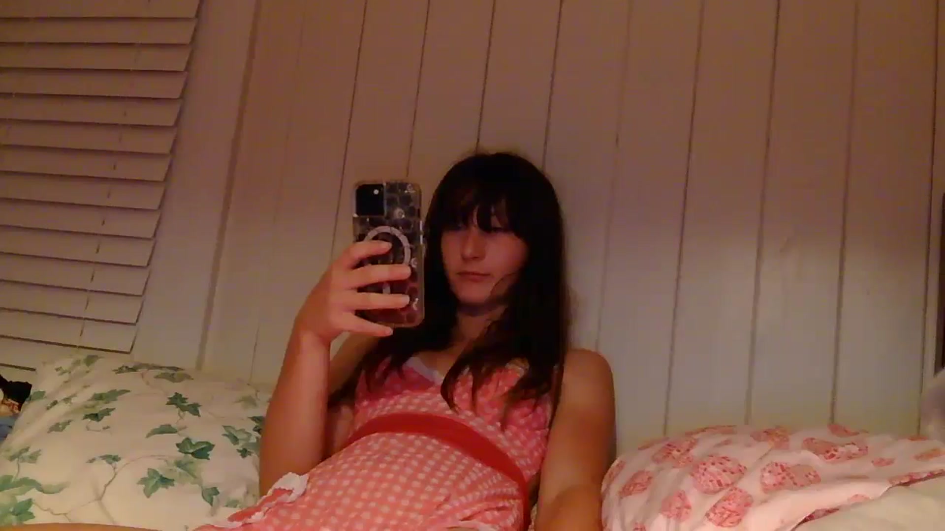 Gallery image thumbnail from Ballerinababy's myfreecams stream on, 10/15/2024, 24:23 image 16 of 20