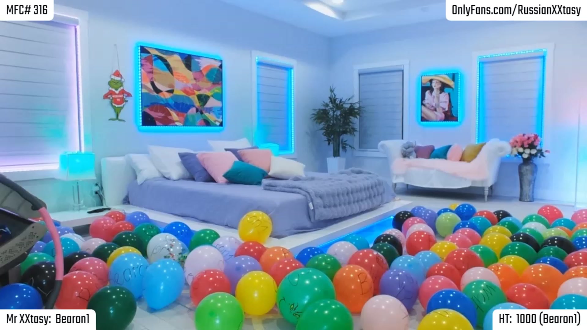 Gallery image thumbnail from BalloonXXtasy's myfreecams stream on, 03/16/2024, 24:22 image 17 of 20