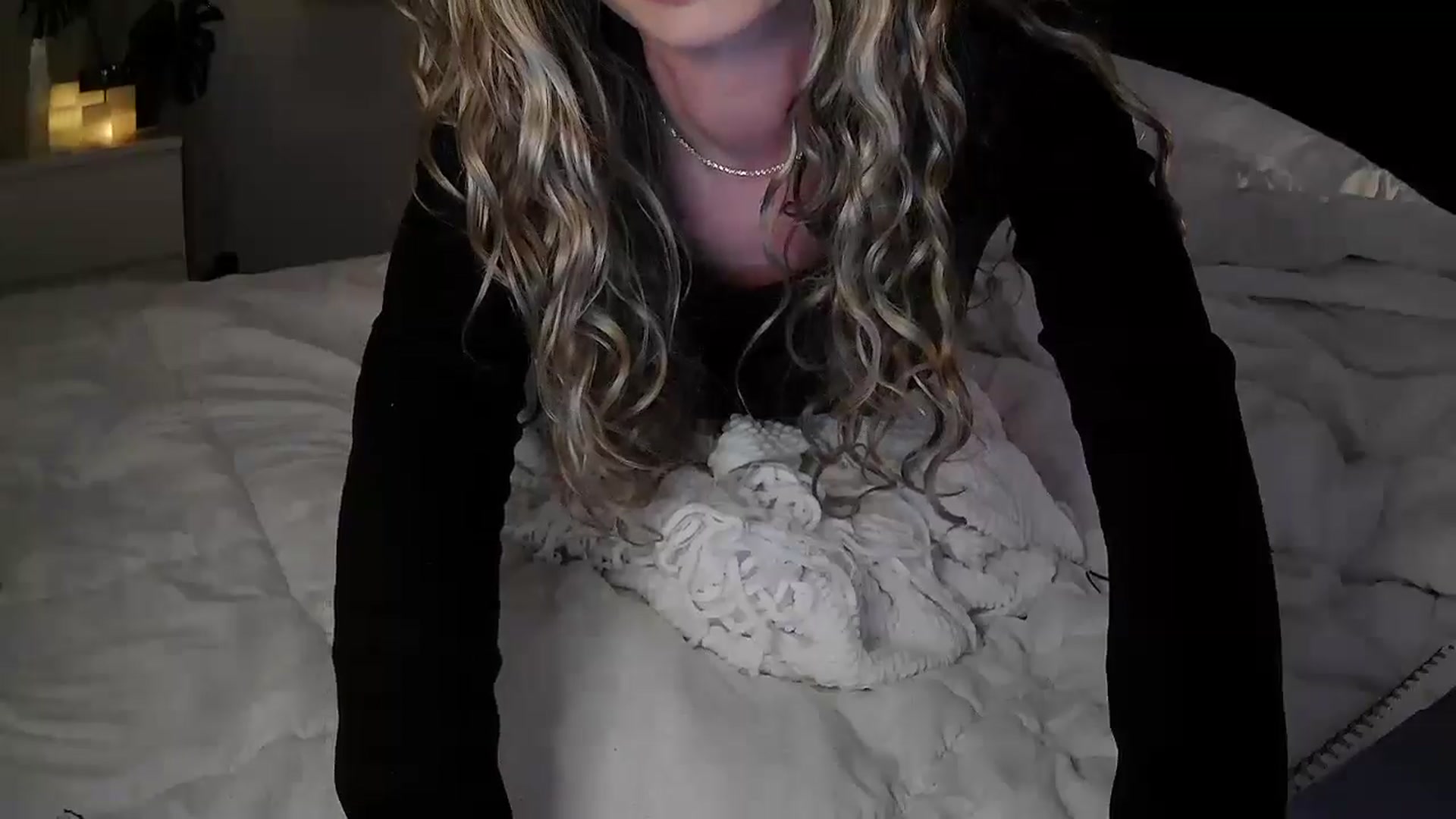 Gallery image thumbnail from Bambi20's myfreecams stream on, 04/17/2026, 03:28 image 6 of 20