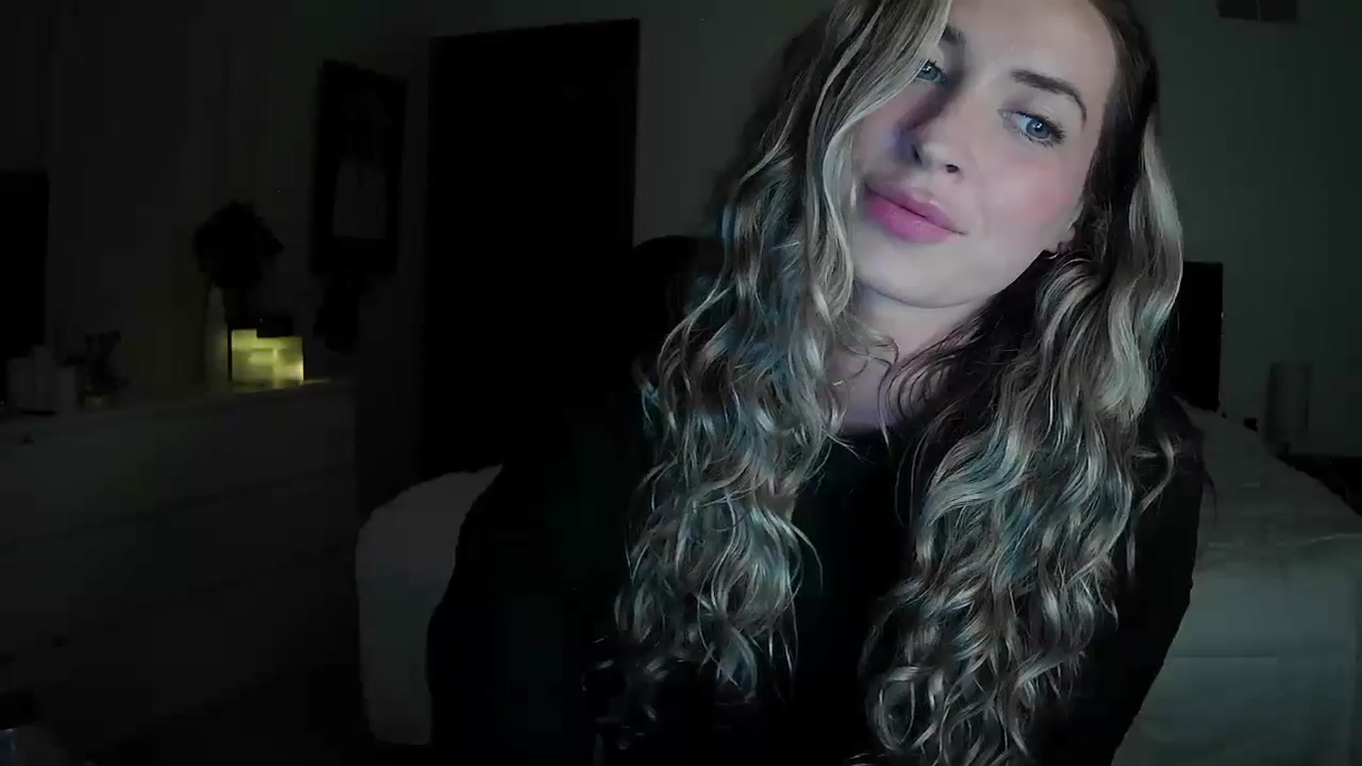 Gallery image thumbnail from Bambi20's myfreecams stream on, 04/19/2026, 05:03 image 7 of 20