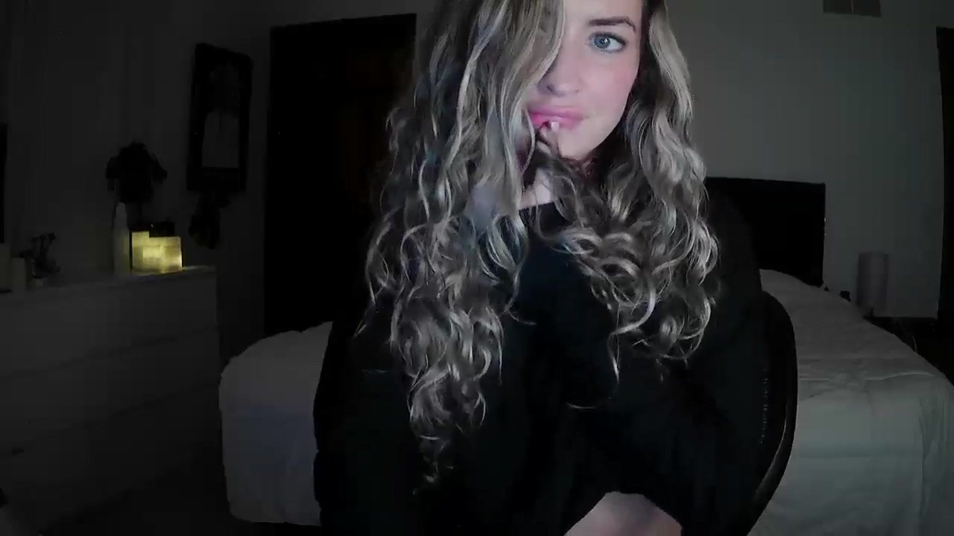 Gallery image thumbnail from Bambi20's myfreecams stream on, 04/19/2026, 05:03 image 3 of 20
