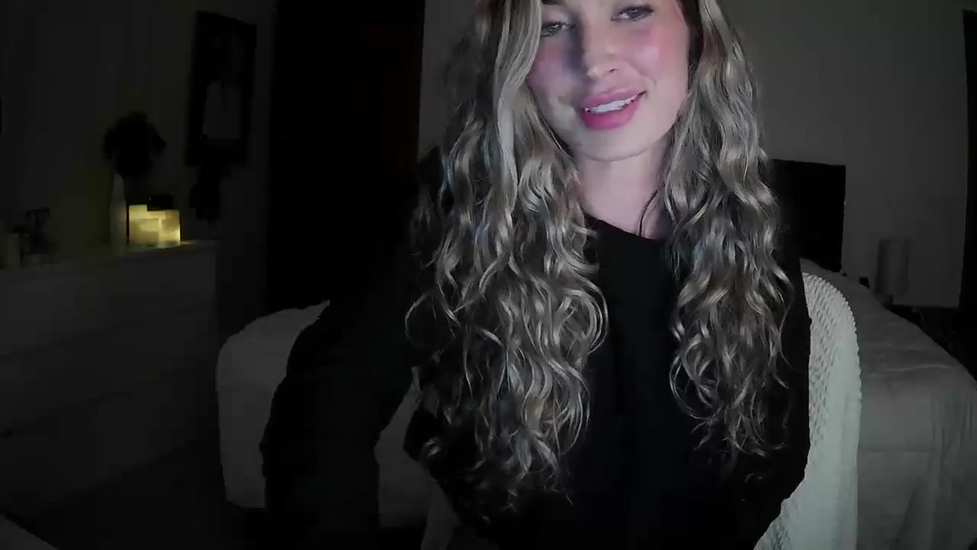 Gallery image thumbnail from Bambi20's myfreecams stream on, 04/19/2026, 05:35 image 19 of 20
