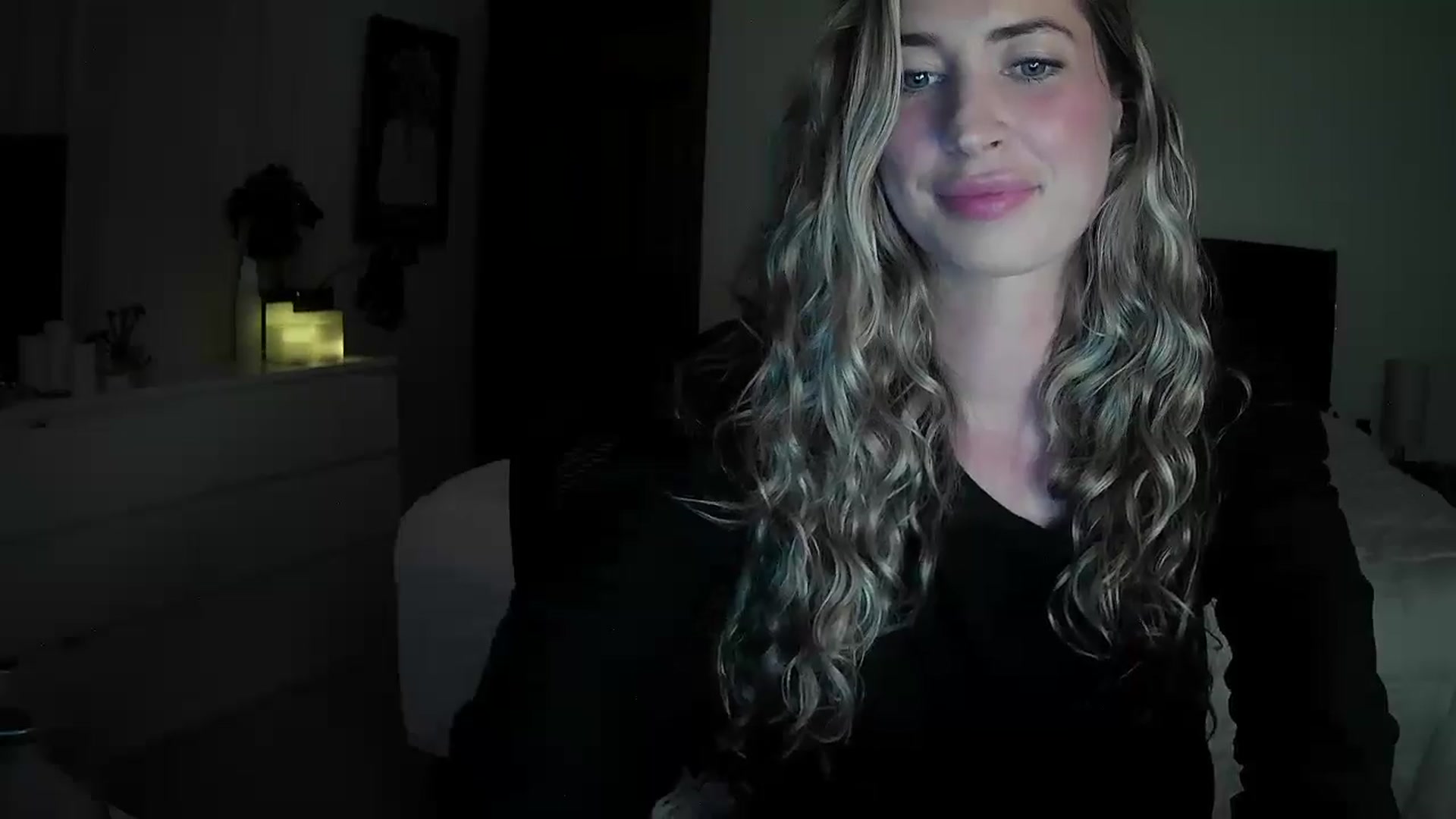 Gallery image thumbnail from Bambi20's myfreecams stream on, 04/19/2026, 05:35 image 3 of 20