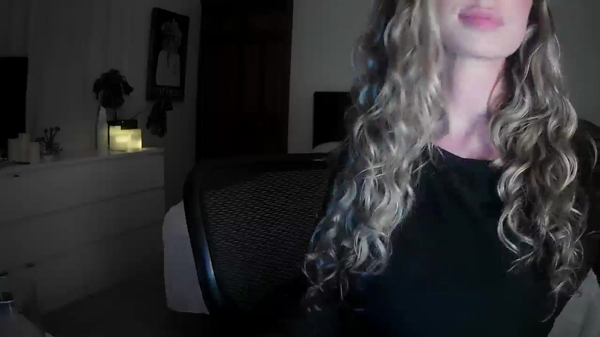 Gallery image thumbnail from Bambi20's myfreecams stream on, 04/19/2026, 05:35 image 4 of 20