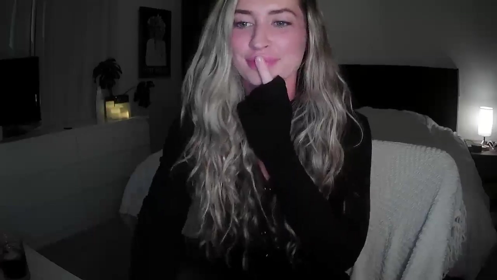 Gallery image thumbnail from Bambi20's myfreecams stream on, 04/24/2026, 03:16 image 3 of 20