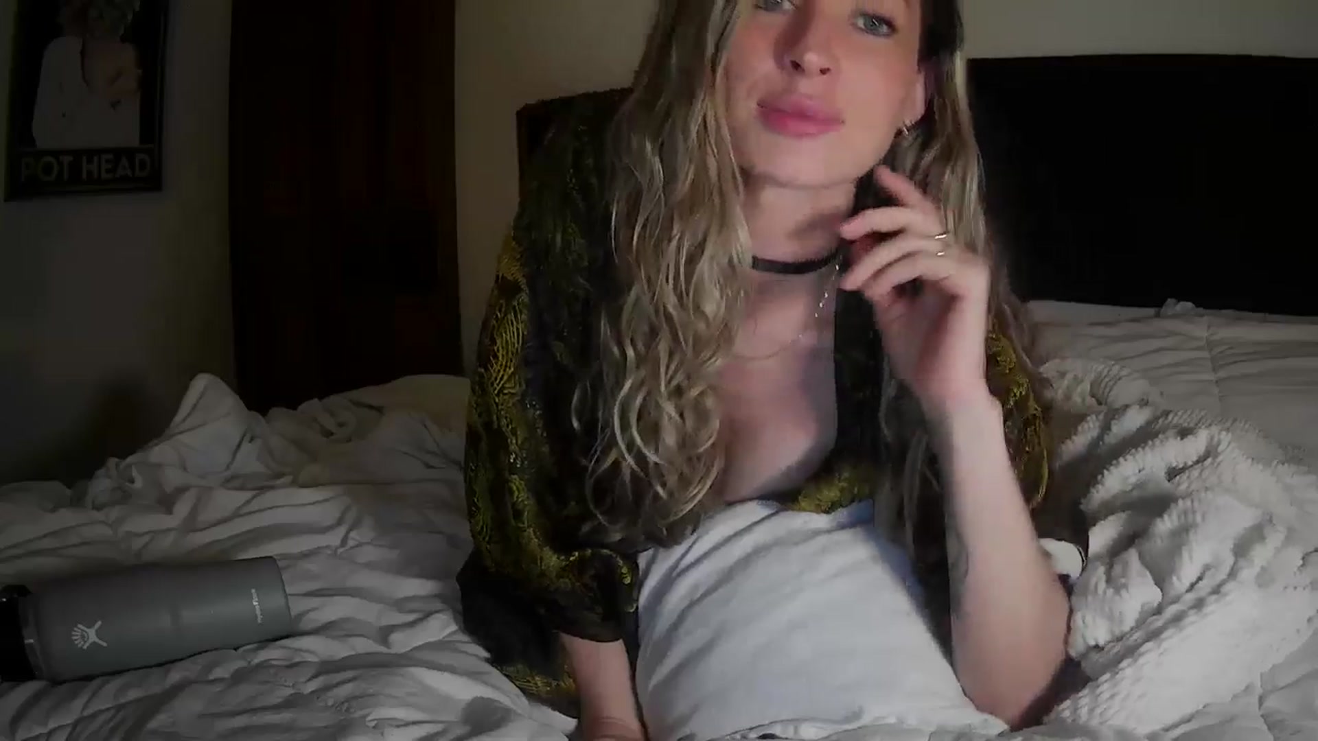 Gallery image thumbnail from Bambi20's myfreecams stream on, 04/26/2026, 05:19 image 15 of 20