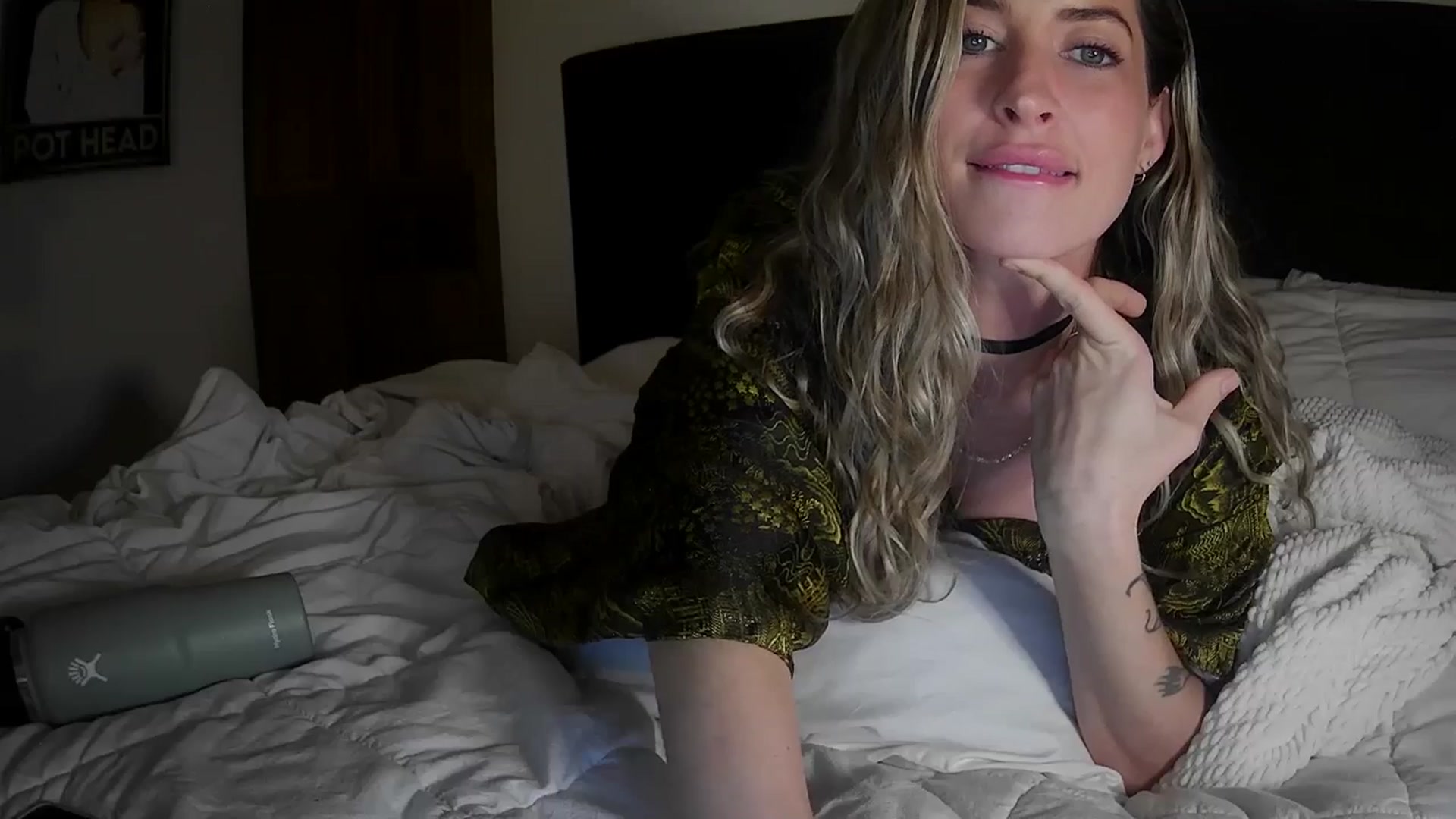 Gallery image thumbnail from Bambi20's myfreecams stream on, 04/26/2026, 05:19 image 14 of 20