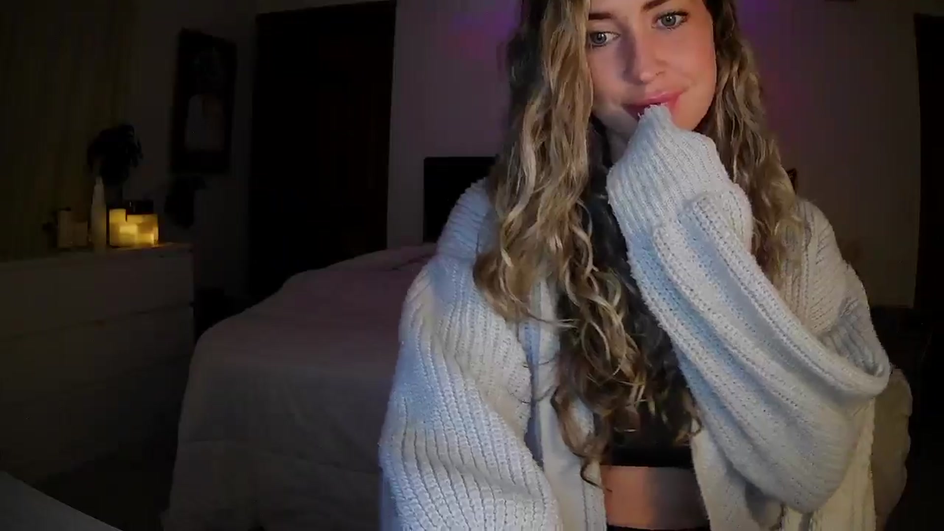 Gallery image thumbnail from Bambi20's myfreecams stream on, 04/27/2026, 02:51 image 15 of 20