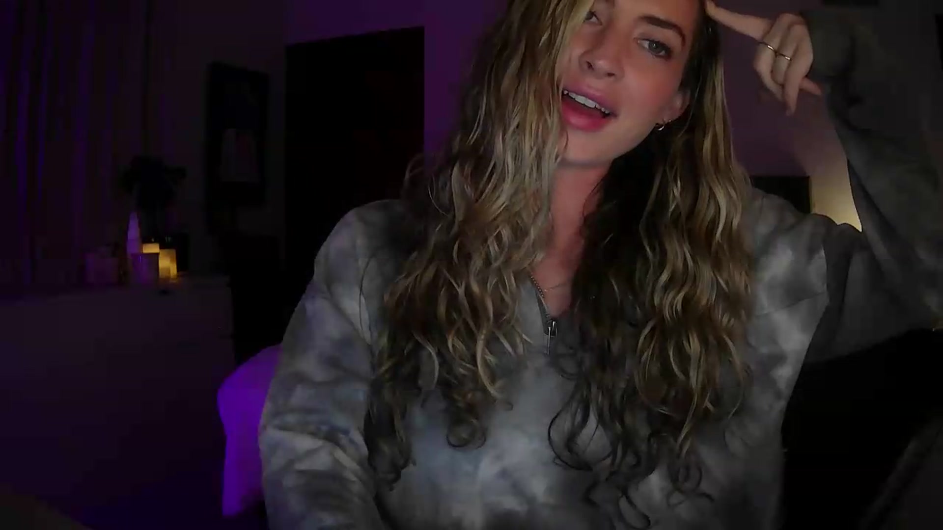 Gallery image thumbnail from Bambi20's myfreecams stream on, 05/19/2026, 03:37 image 16 of 20