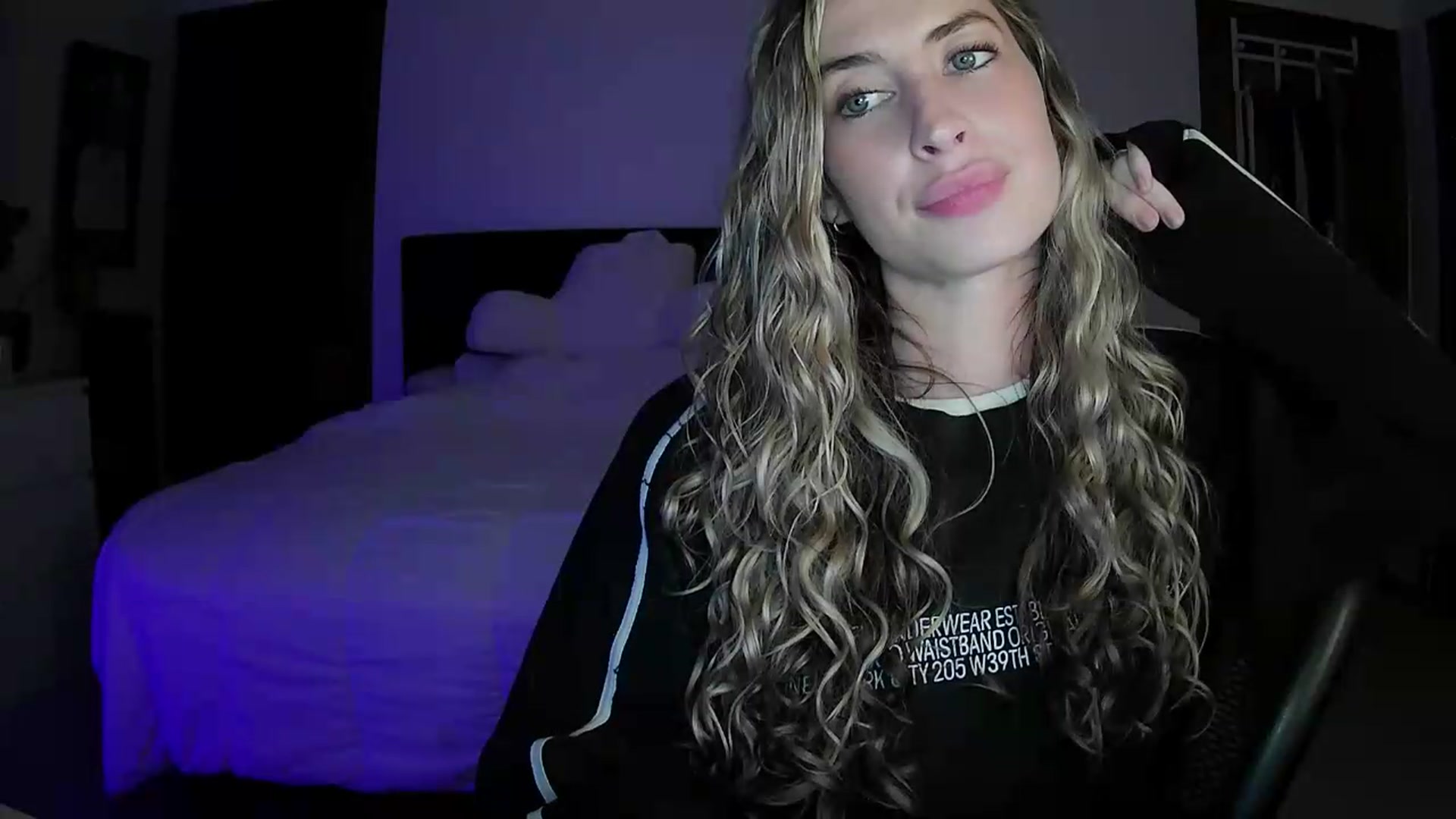 Gallery image thumbnail from Bambi20's myfreecams stream on, 05/20/2026, 03:10 image 14 of 20