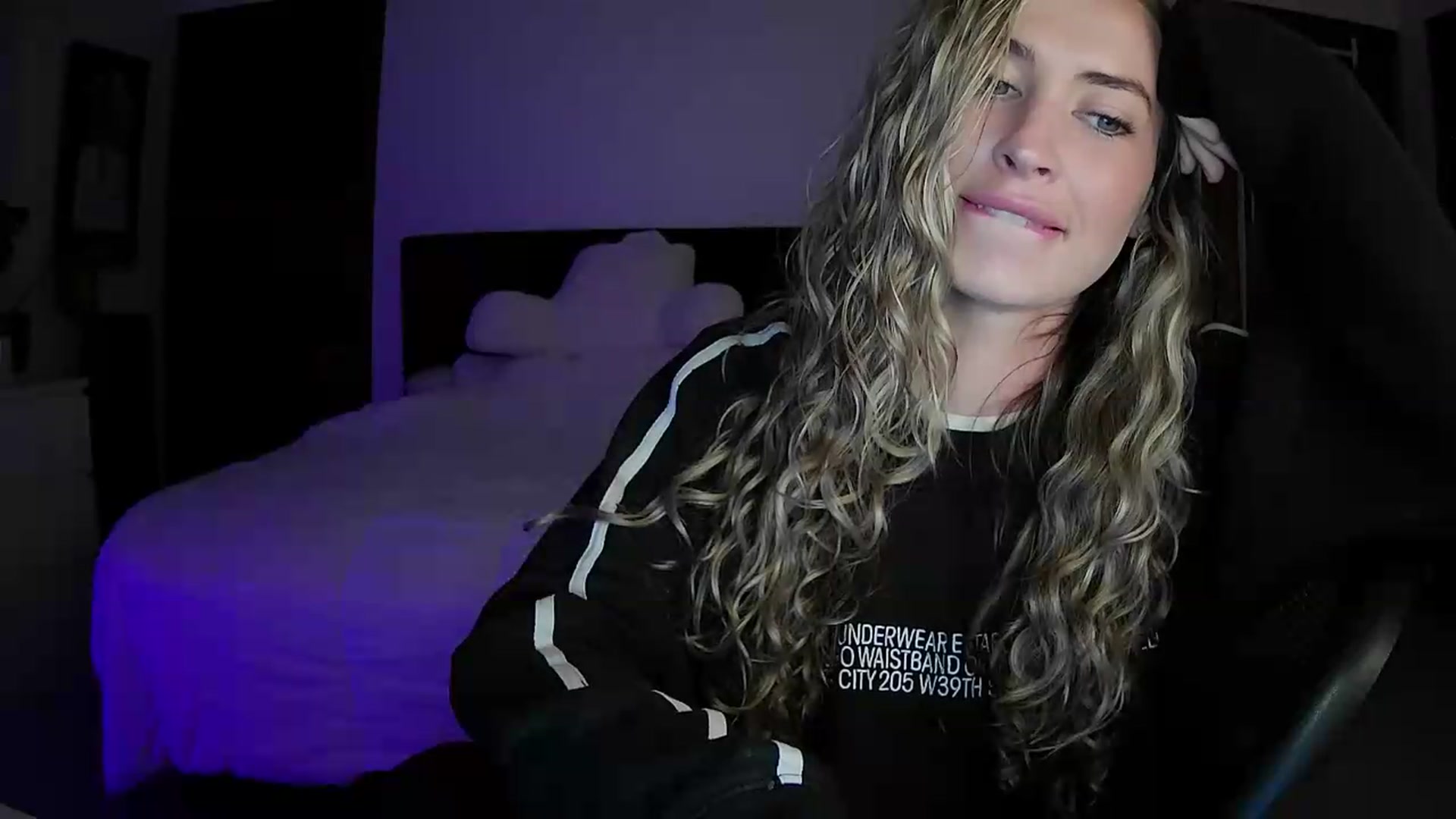 Gallery image thumbnail from Bambi20's myfreecams stream on, 05/20/2026, 03:10 image 8 of 20