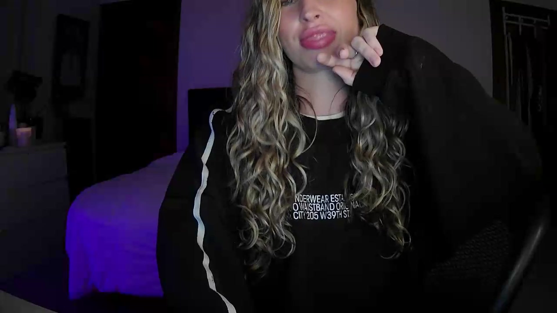 Gallery image thumbnail from Bambi20's myfreecams stream on, 05/20/2026, 03:10 image 4 of 20