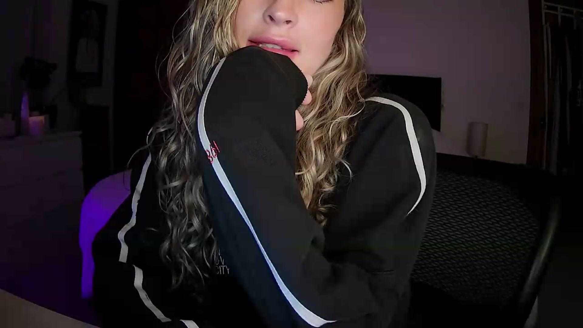 Gallery image thumbnail from Bambi20's myfreecams stream on, 05/20/2026, 03:10 image 20 of 20