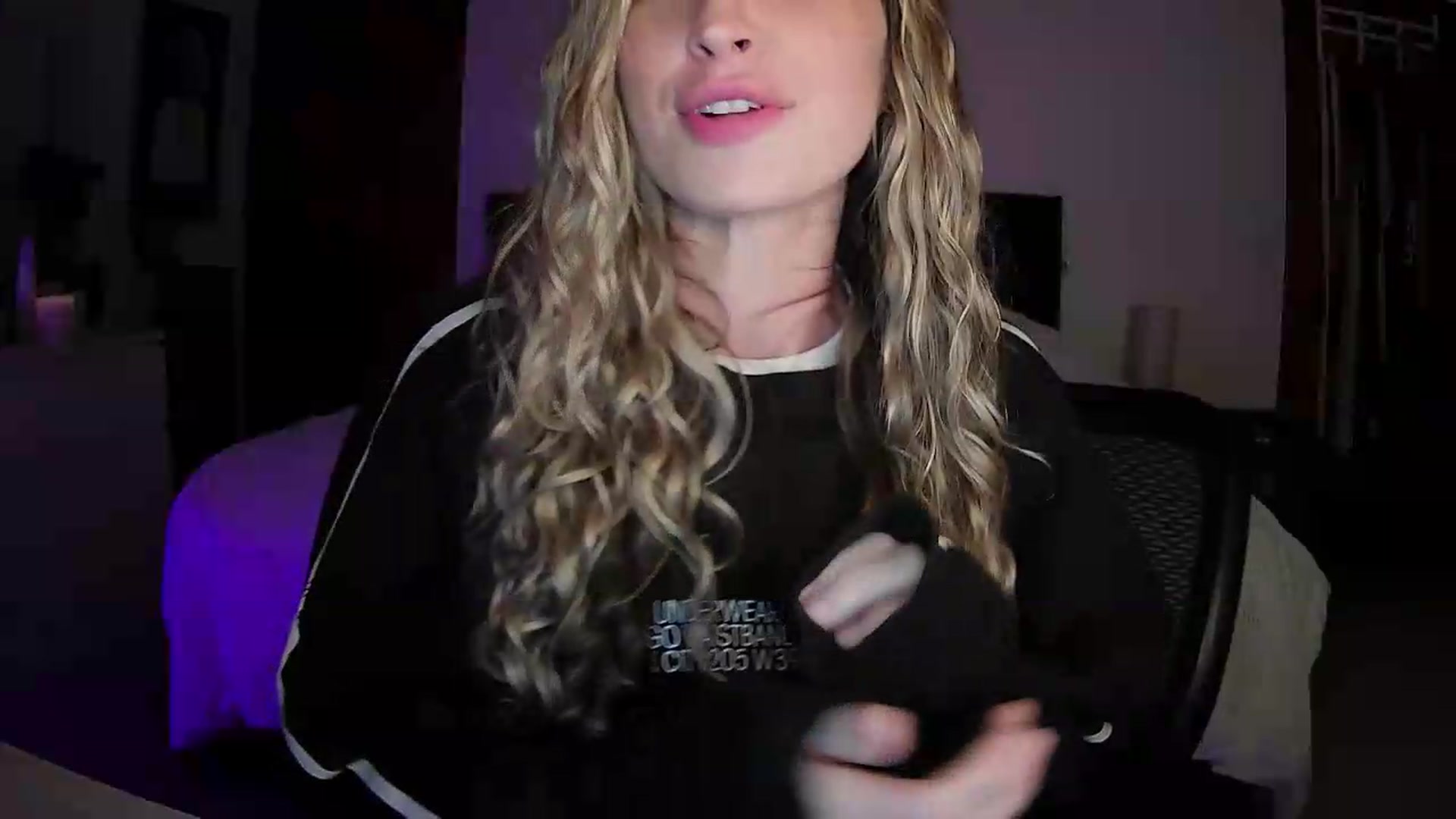 Gallery image thumbnail from Bambi20's myfreecams stream on, 05/20/2026, 03:10 image 18 of 20