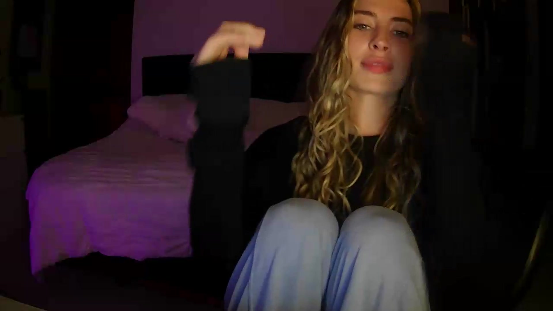 Gallery image thumbnail from Bambi20's myfreecams stream on, 05/21/2026, 03:58 image 13 of 20