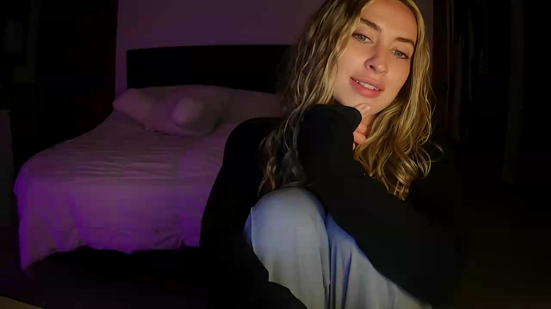 Gallery image thumbnail from Bambi20's myfreecams stream on, 05/21/2026, 04:20 image 16 of 20