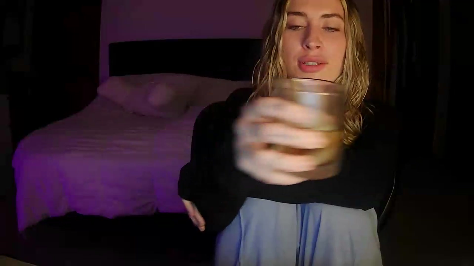 Gallery image thumbnail from Bambi20's myfreecams stream on, 05/21/2026, 04:20 image 17 of 20