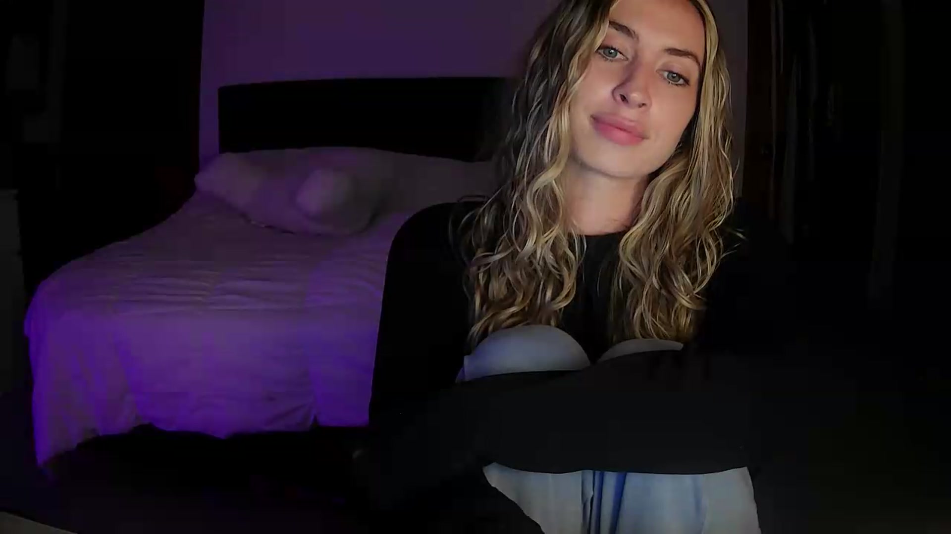 Gallery image thumbnail from Bambi20's myfreecams stream on, 05/21/2026, 04:20 image 12 of 20