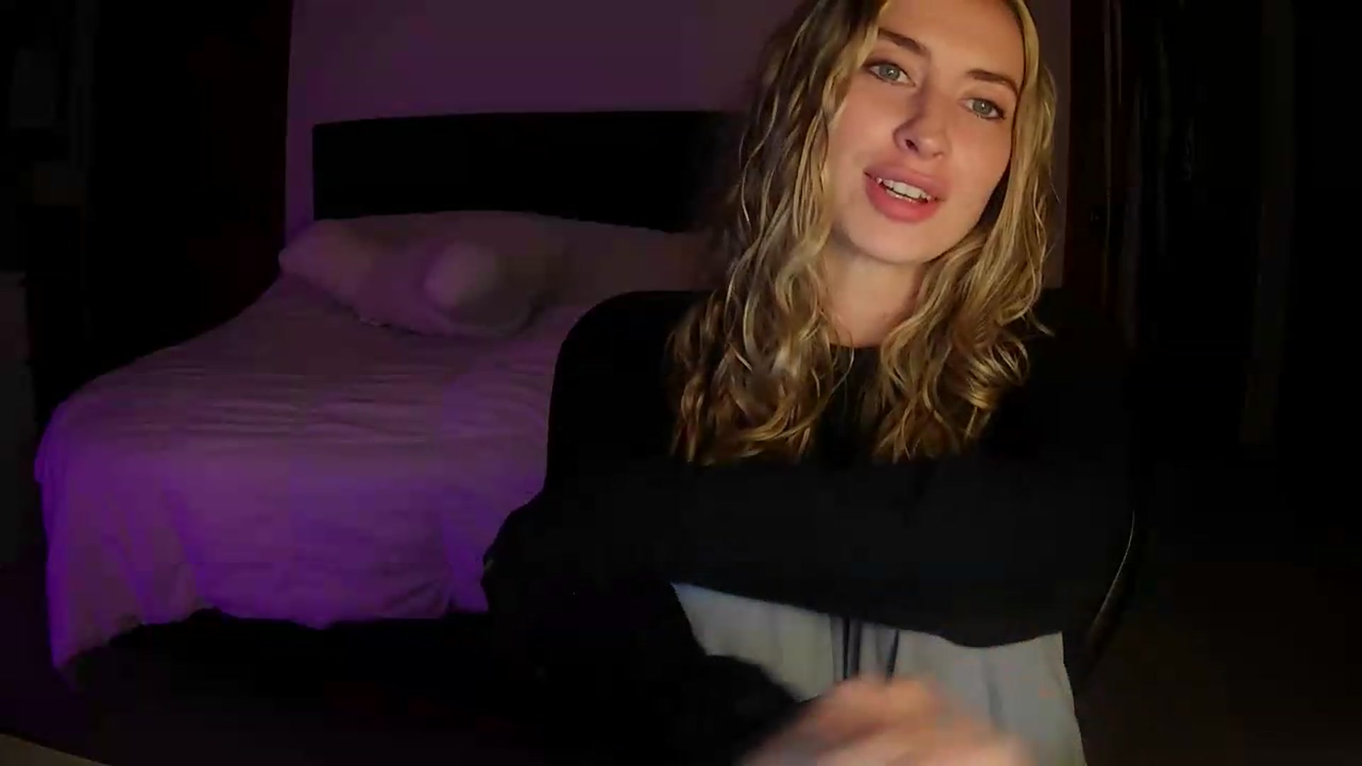Gallery image thumbnail from Bambi20's myfreecams stream on, 05/21/2026, 04:20 image 15 of 20