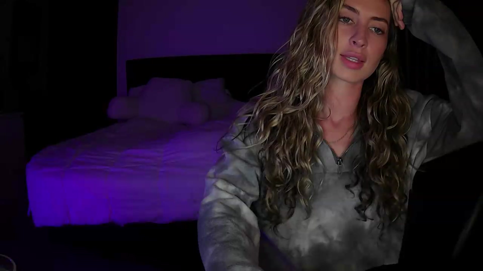 Gallery image thumbnail from Bambi20's myfreecams stream on, 05/22/2026, 03:04 image 4 of 20