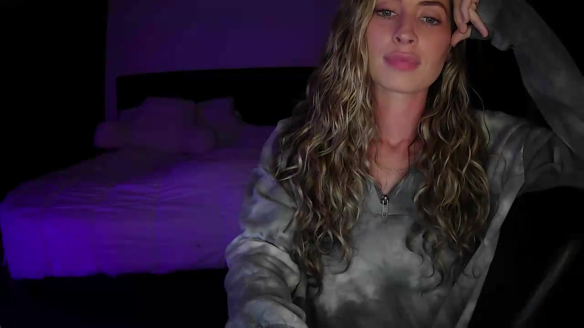 Gallery image thumbnail from Bambi20's myfreecams stream on, 05/22/2026, 03:04 image 18 of 20