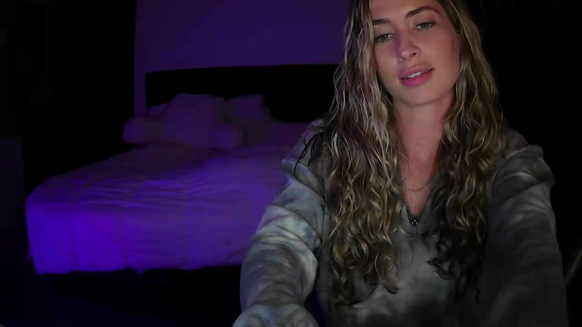 Gallery image thumbnail from Bambi20's myfreecams stream on, 05/22/2026, 03:04 image 10 of 20