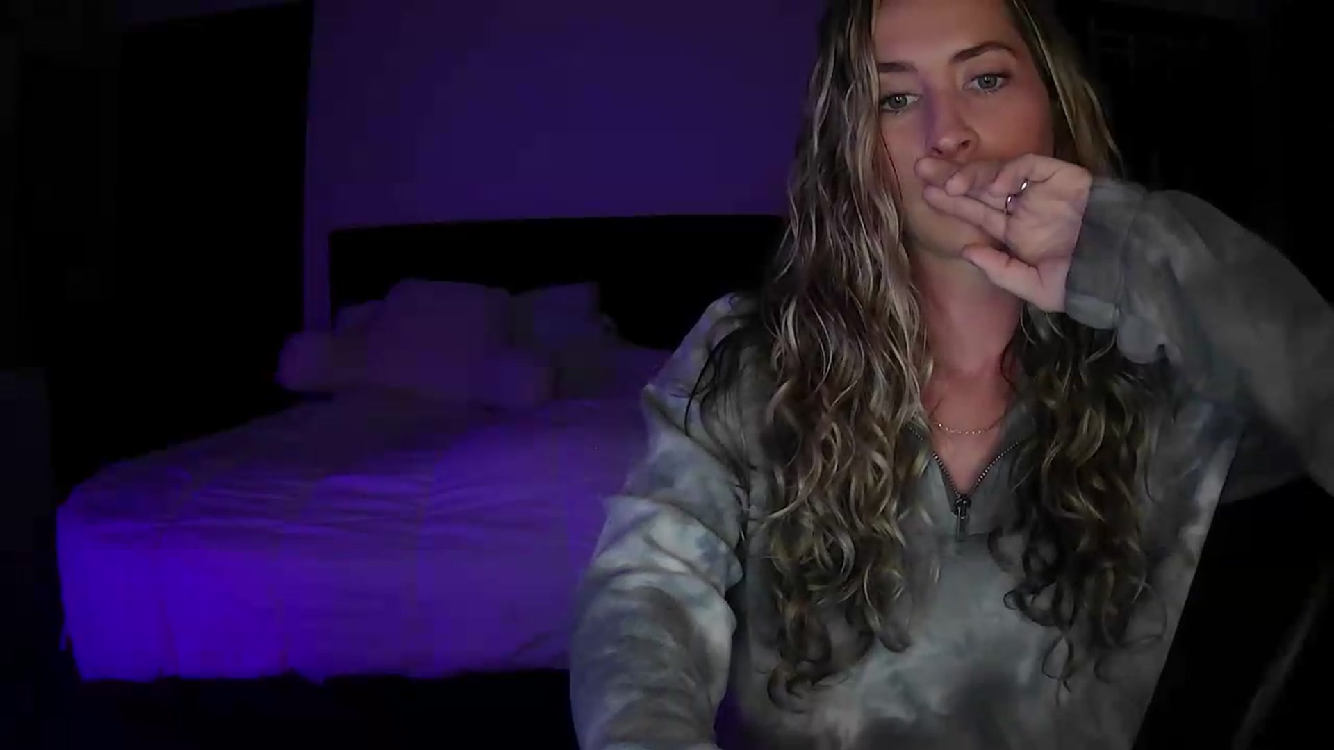 Gallery image thumbnail from Bambi20's myfreecams stream on, 05/22/2026, 03:04 image 11 of 20