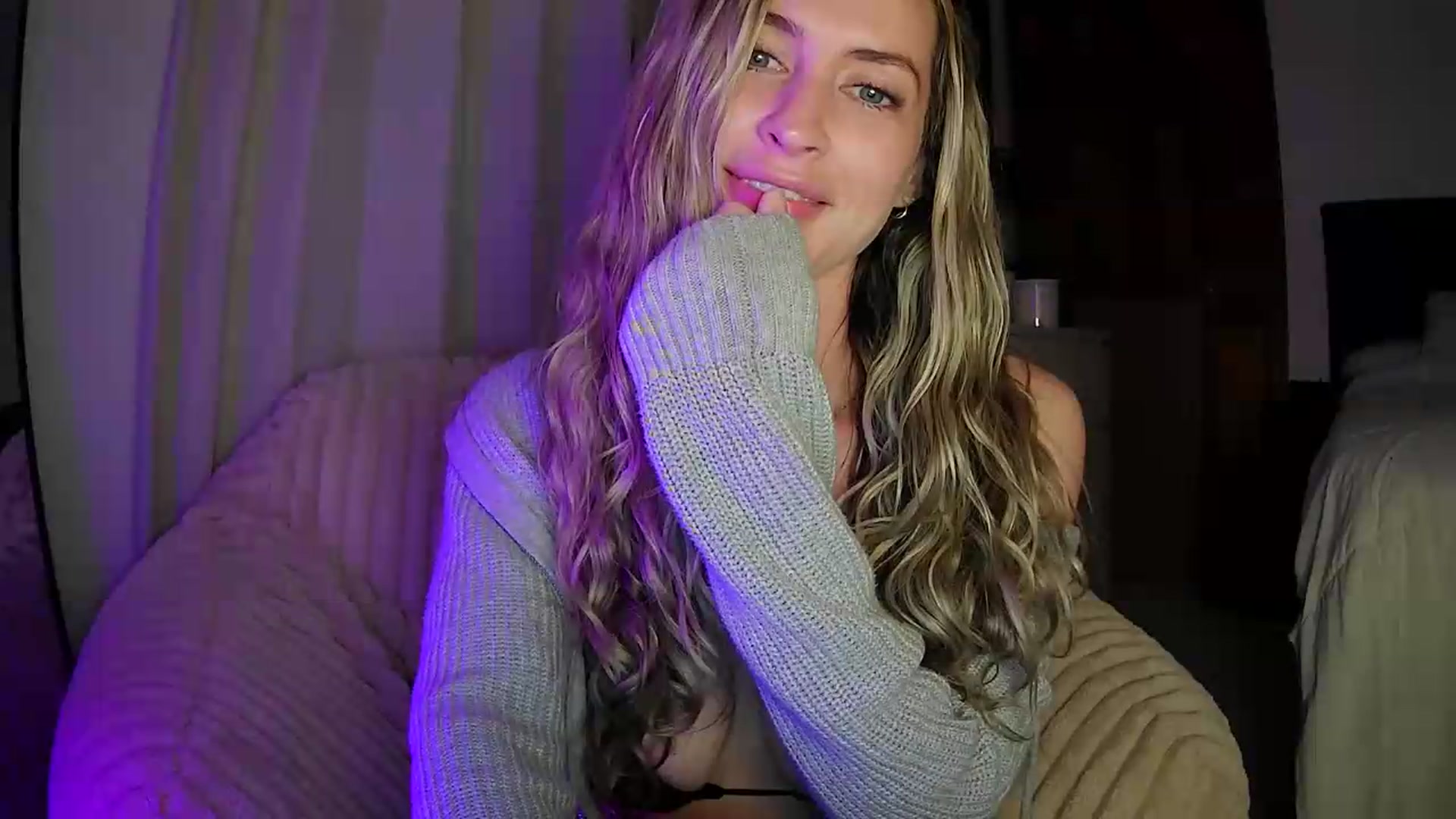 Gallery image thumbnail from Bambi20's myfreecams stream on, 05/23/2026, 06:00 image 2 of 20