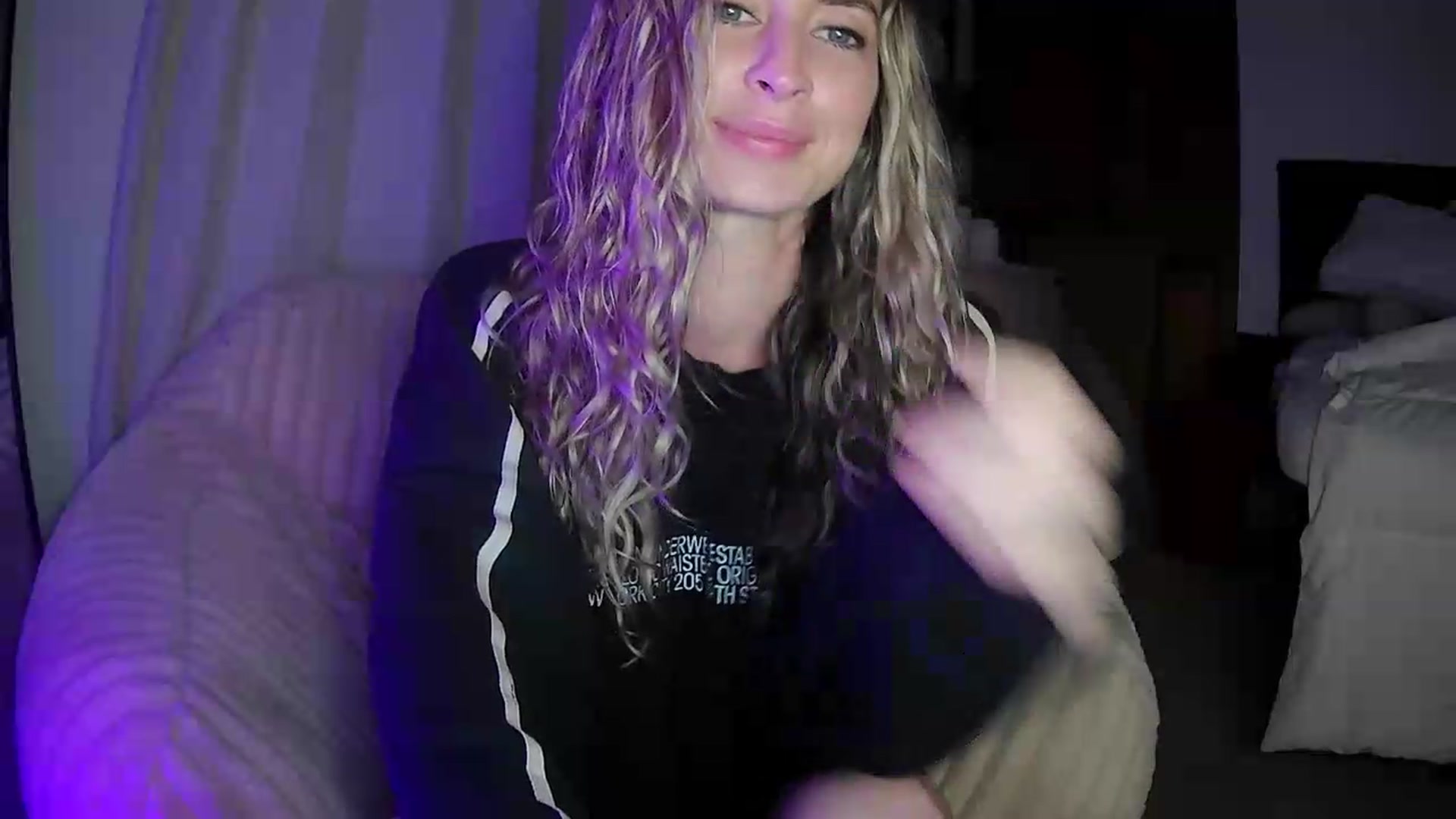 Gallery image thumbnail from Bambi20's myfreecams stream on, 05/24/2026, 03:17 image 9 of 20