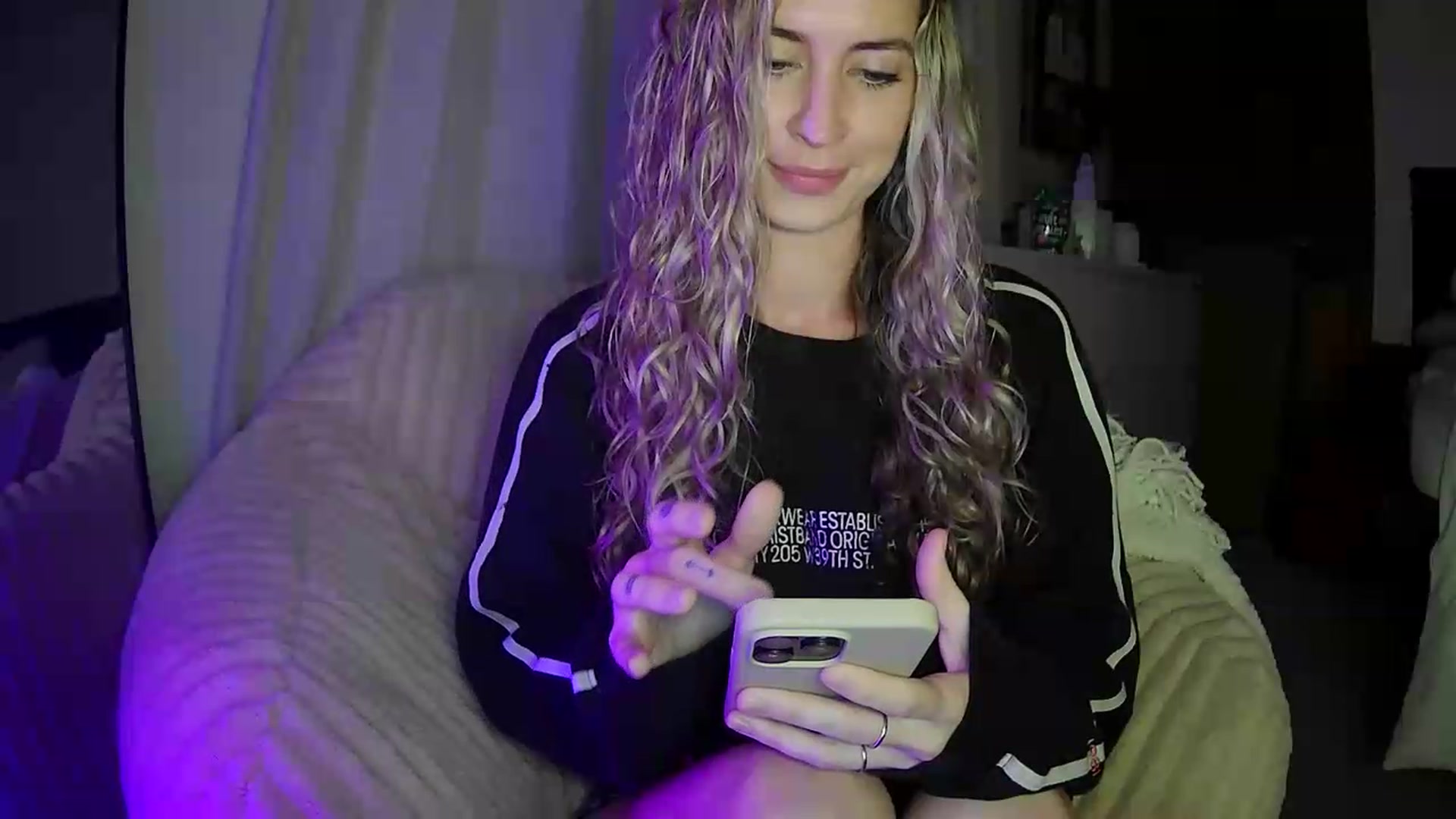Gallery image thumbnail from Bambi20's myfreecams stream on, 05/24/2026, 03:17 image 12 of 20