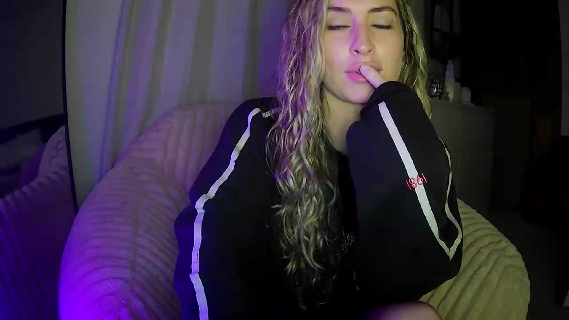 Gallery image thumbnail from Bambi20's myfreecams stream on, 05/24/2026, 03:17 image 3 of 20